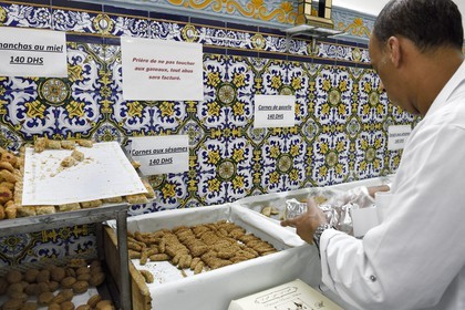 Maroc, Casablanca, quartier des Habous, la très renommée patisserie Bennis