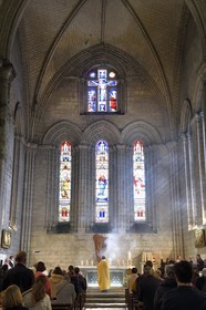 France, Dordogne (24), Brantôme, l'abbaye bénédictine Saint-Pierre de Brantôme, messe dominicale dans l'ancienne église abbatiale