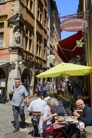 France, Rhône (69), Lyon, site historique classé Patrimoine Mondial de l'UNESCO, Vieux Lyon, la rue Saint Jean