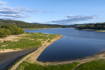 France, Nièvre (58), Parc naturel régional du Morvan, Chaumard, lac de Pannecière  (vue aérienne)