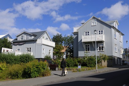 Islande, Reykjavik, maisons de particuliers dans la rue Spitalastigur