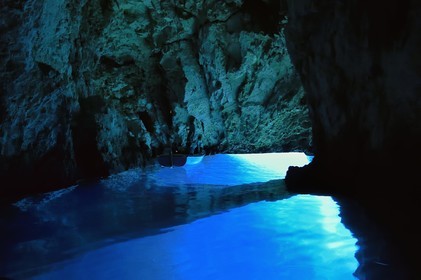 Croatie, Dalmatie, cote dalmate, Ile de Bisevo, la Blue Cave
