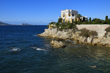 France, Bouches-du-Rhône (13), Marseille, quartier d'Endoume, Malmousque, Anse de Maldormé dominé par la Villa Petite Ourse