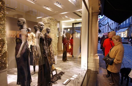 France, Nord (59), Lille, rue Grande Chaussée, vitrine d'une boutique de luxe