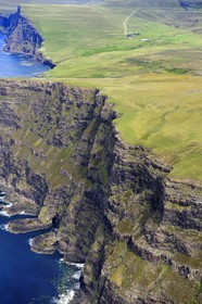Royaume-Uni, Ecosse, Highland, Hébrides intérieures, Ile de Skye, les falaises abruptes de la côte Nord-Ouest au sud de Ramasaig (vue aérienne)