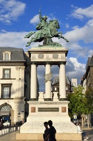 France, Puy-de-Dôme (63), Clermont-Ferrand, place de Jaude, la statue de Vercingétorix du sculpteur Bartholdi