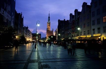 Pologne, Poméranie Orientale, Gdansk, l'Hôtel de ville (Ratusz Glownego Miasta) dans la rue du Long-Marché (Dlugi Targ)