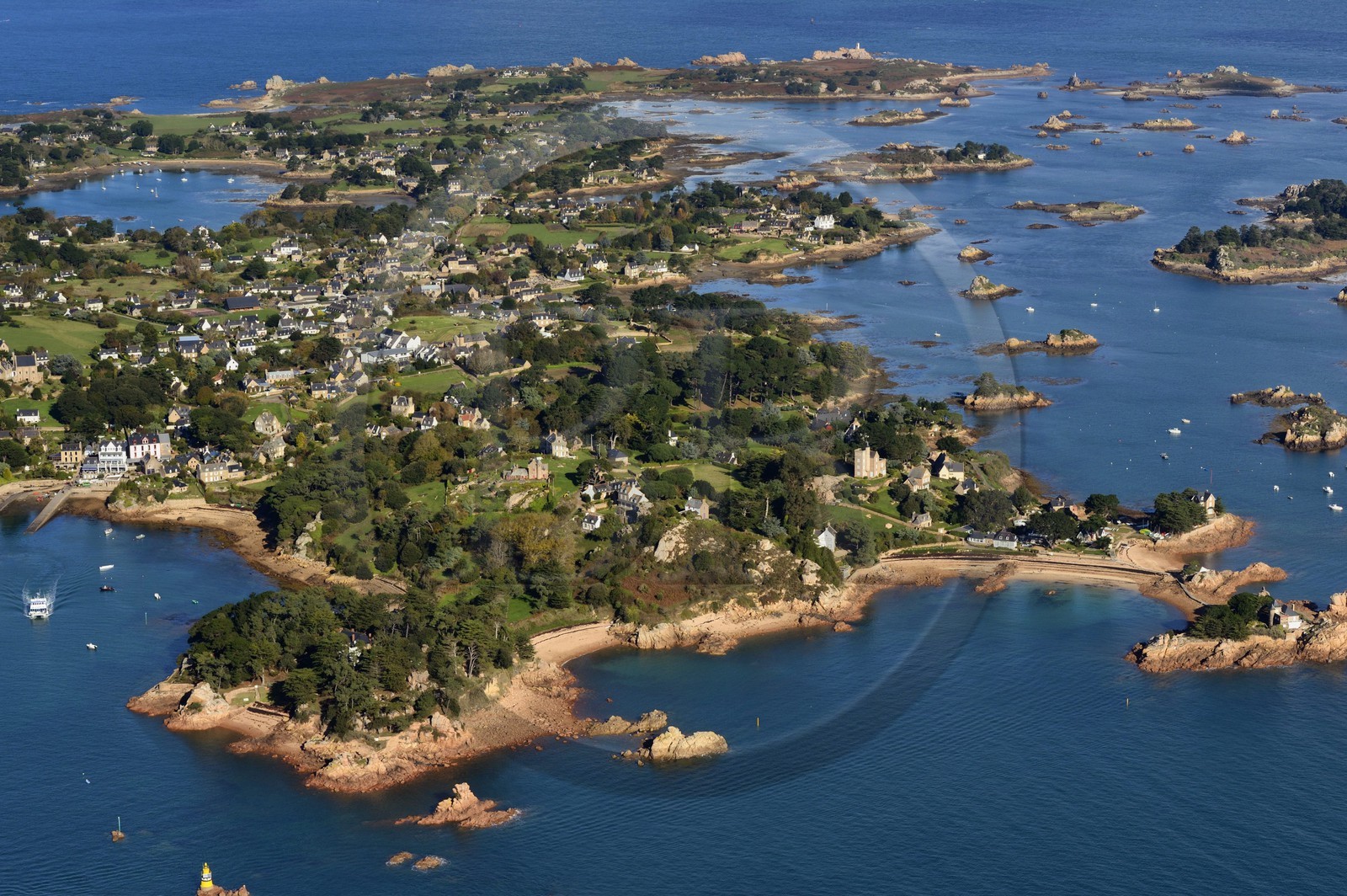 France, Côtes-d'Armor (22), Ile de Bréhat, Port-Clos (vue aérienne)