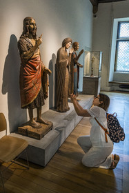 France, Paris (75), Musée de Cluny - Musée national du Moyen-Age, Saint Jean Baptiste prêchant, Marches (Italie), fin du Xe siècle, bois polychromé
