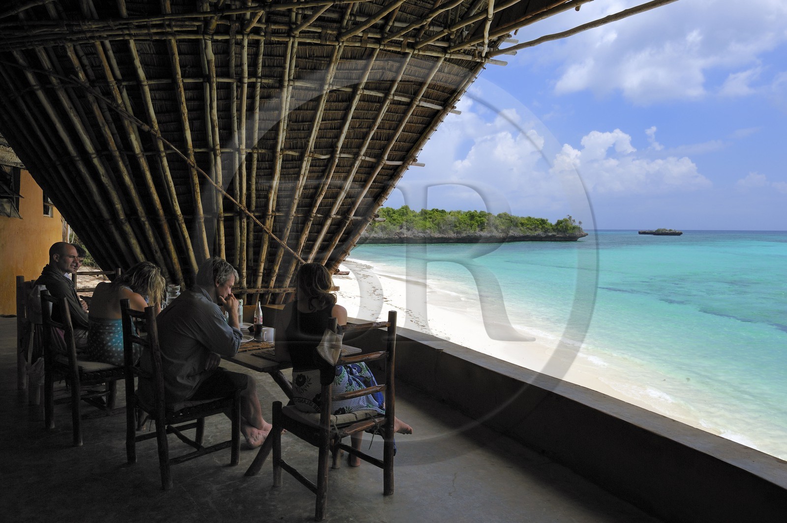 Tanzanie, archipel de Zanzibar, île de Unguja (Zanzibar), côte ouest, Eco-bungalows et réserve naturelle de Chumbe Island Coral Park, bâtiment principal