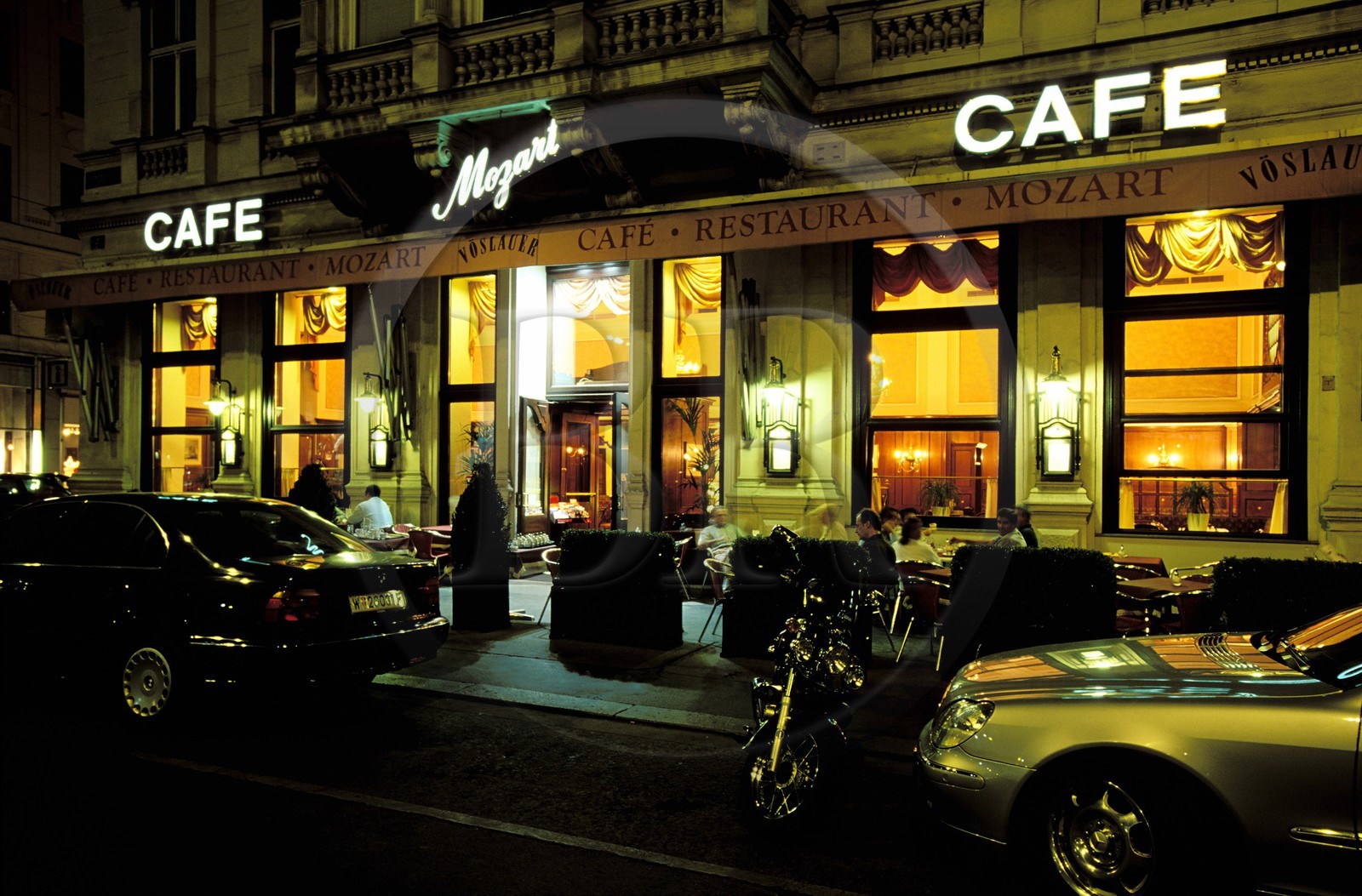 Autriche, Vienne, le café Mozart sur l' Albertina platz