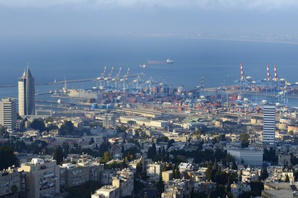 Israel, Haïfa, le centre ville et le port depuis le Mont Carmel