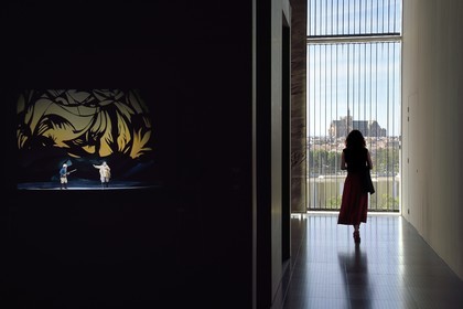 France, Moselle (57), Metz, quartier de l'Amphithéatre, le Centre Pompidou-Metz, centre d'art conçus par les architectes Shigeru Ban et Jean de Gastines, vue sur Metz depuis la Galerie 3