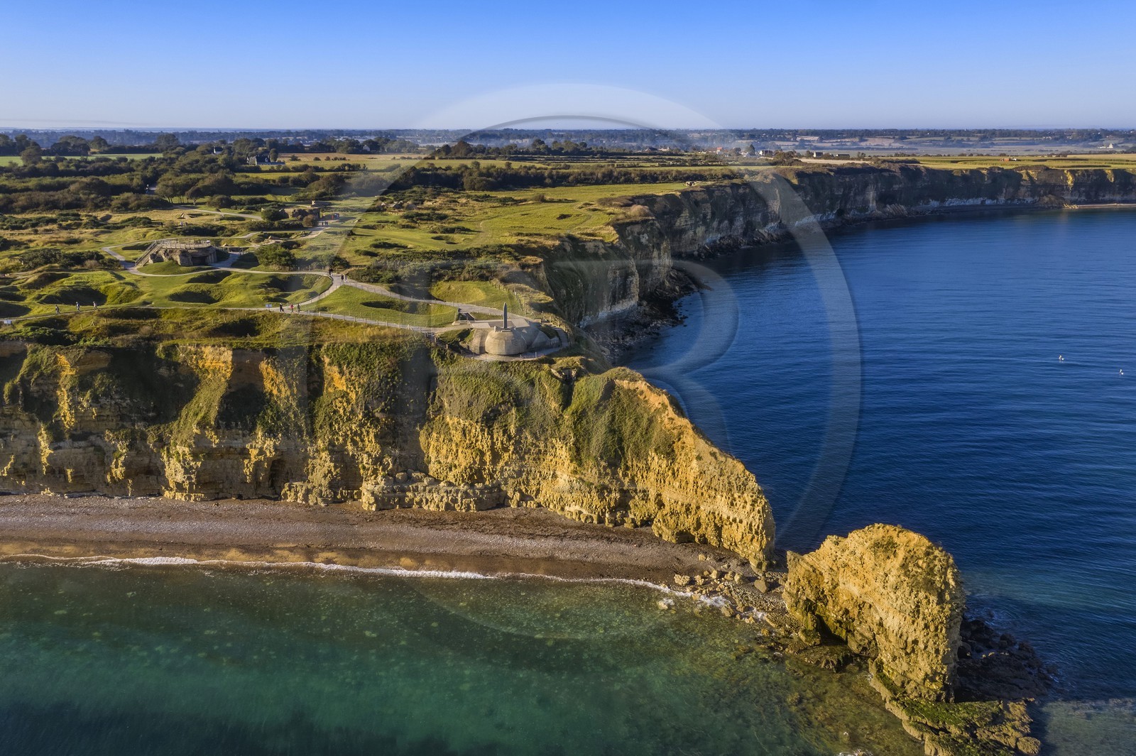 France, Calvados (14), Cricqueville-en-Bessin, la Pointe du Hoc, ruines des fortifications allemandes et les trous d'obus du débarquement du 6 juin 1944 lors de la seconde guerre mondiale (vue aérienne)
