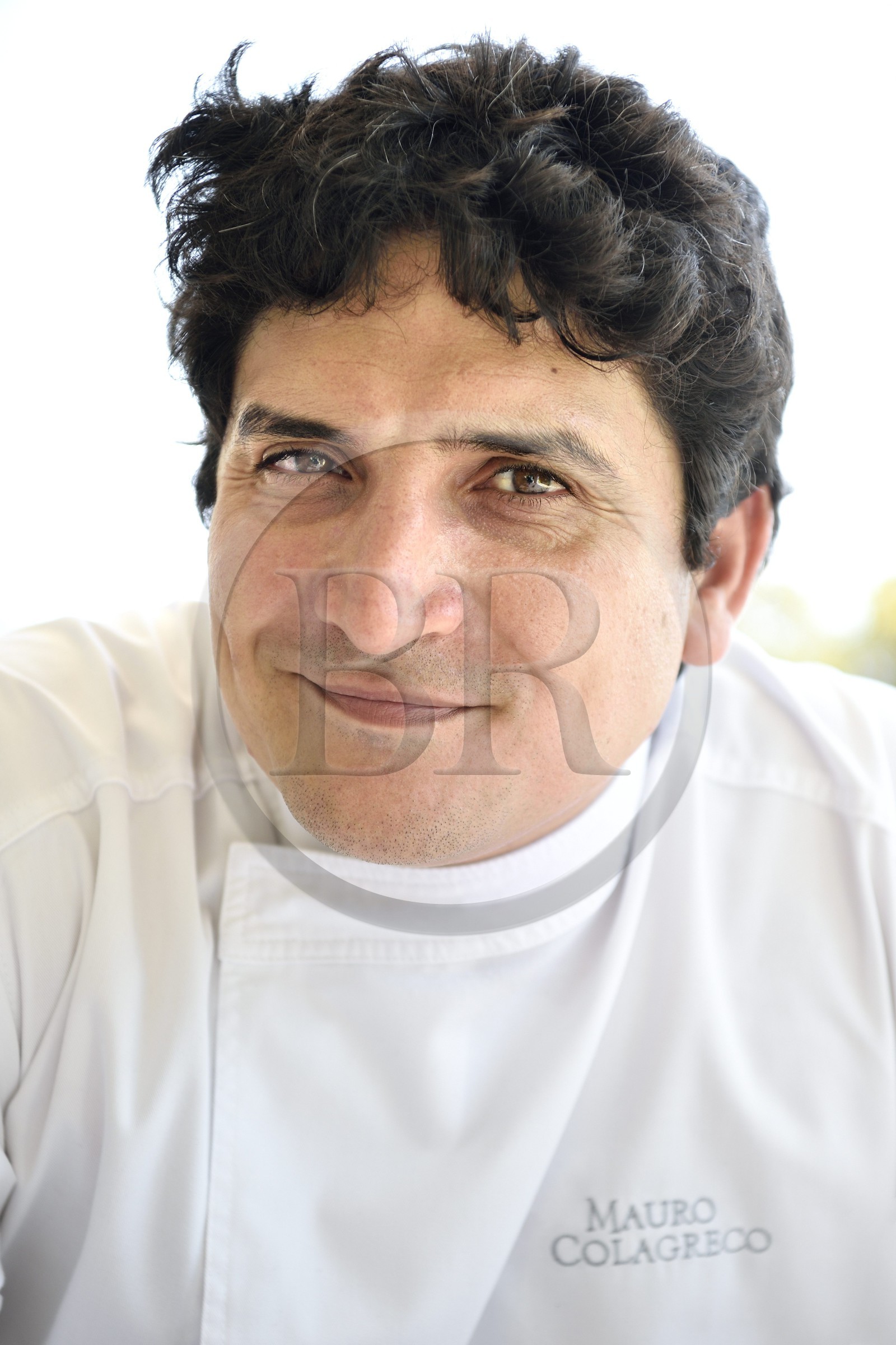 France, Alpes-Maritimes (06), Menton, Restaurant Le Mirazur, le Chef doublement étoilé Michelin Mauro Colagreco dans sa cuisine