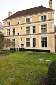 France, Aisne (02), Château-Thierry, Musée Jean de La Fontaine - Ville de Chateau-Thierry dans la maison natale du poète, la facade Renaissance côté jardin