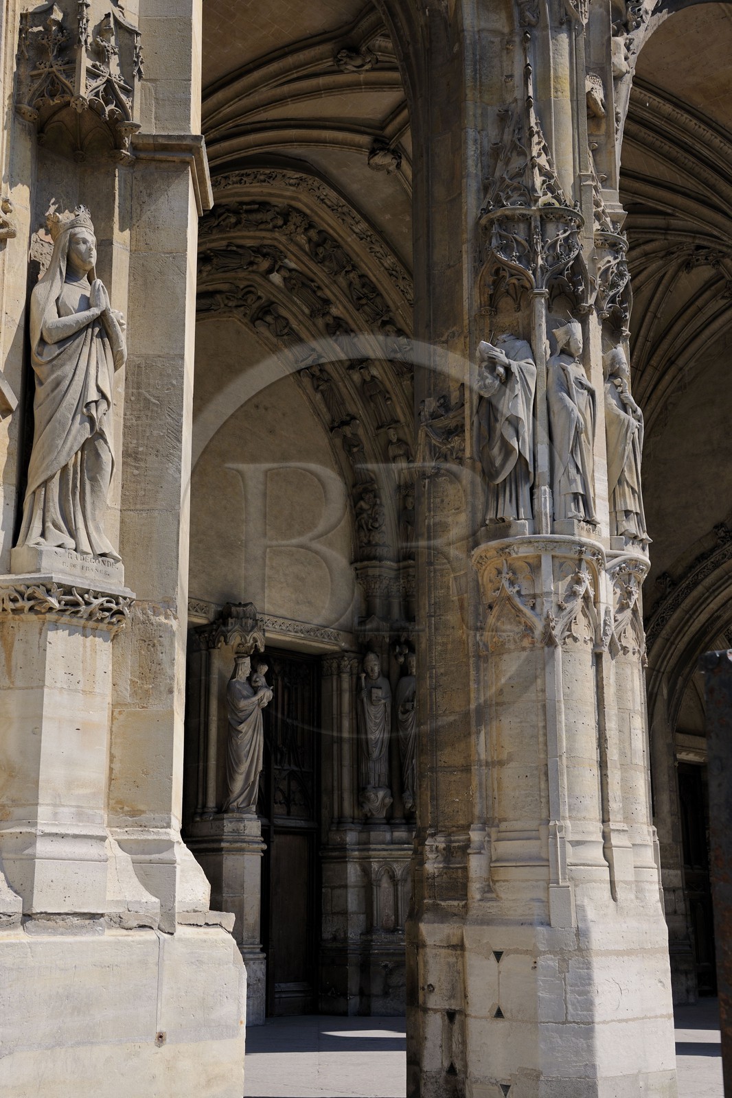 France, Paris (75), église Saint-Germain-l' Auxerrois le porche
