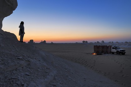 Egypte, désert libyque, bivouac dans le Désert Blanc au nord de Farafra