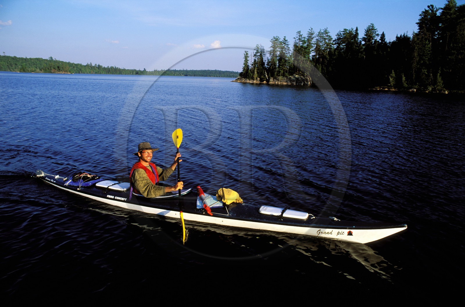 Canada, province de Québec, Réserve faunique de la Vérendrye, kayak de mer sur le lac Victoria