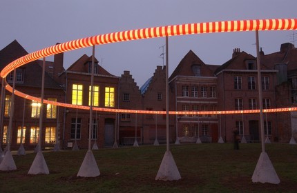 France, Nord (59), Lille 2004, à l'Ilot Comtesse, cercle lumineux de Daniel Buren