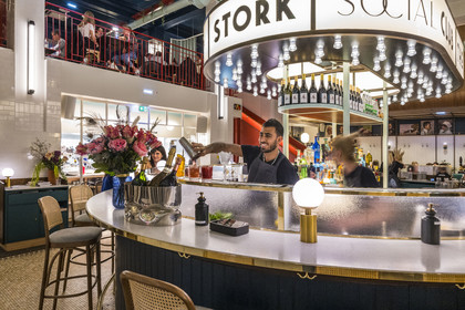 France, Bas-Rhin (67), Strasbourg, le restaurant Druncky Stork Social Club installé dans les locaux d'une ancienne banque rue du Vieux-Marché-aux-Vins