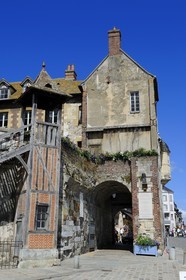 France, Calvados (14), Honfleur, la lieutenance du Vieux-Bassin