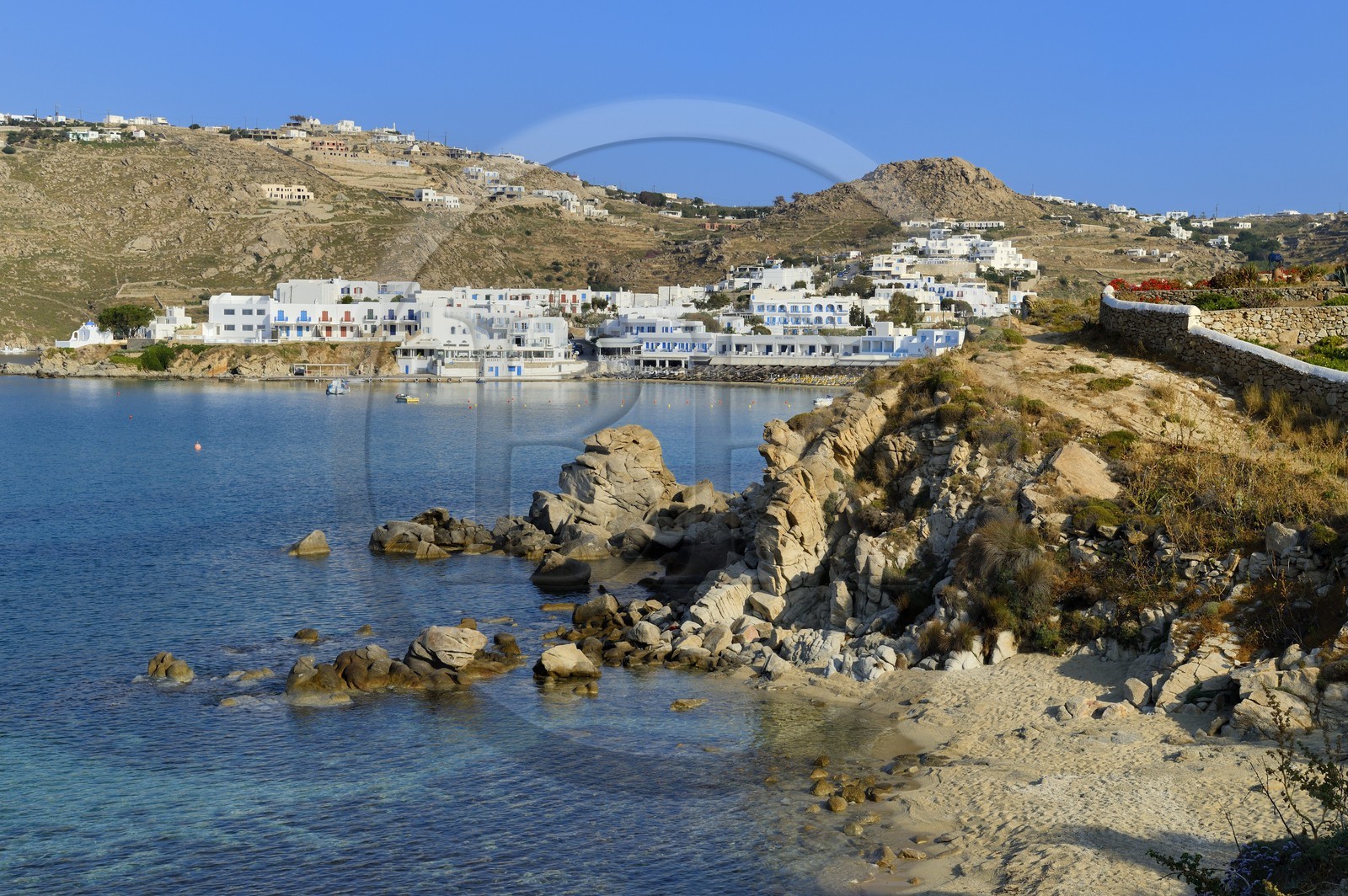 Grèce, Les Cyclades, mer Égée, île de Mykonos, village de Platis Gialos