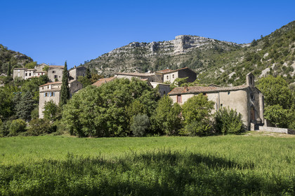 France, Hérault (34), les Causses et les Cévennes, paysage culturel de l'agro-pastoralisme méditerranéen inscrit au Patrimoine Mondial de l'UNESCO, gorges de La Vis, Saint-Maurice-Navacelles, le Cirque de Navacelles, le hameau de Navacelles