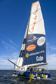 France, Vendée (85), Les-Sables-d'Olonne, le skipper Manuel Cousin en entrainement sur son voilier monocoque de 60 pieds IMOCA Coup de Pouce