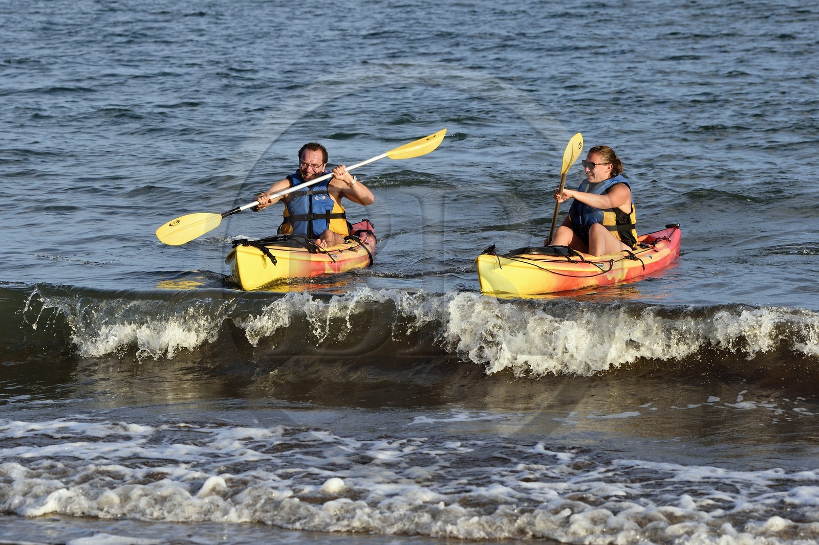 France, Ile de Mayotte, Grande-Terre, Nyambadao, kayak en bordure de la plage de Sakouli