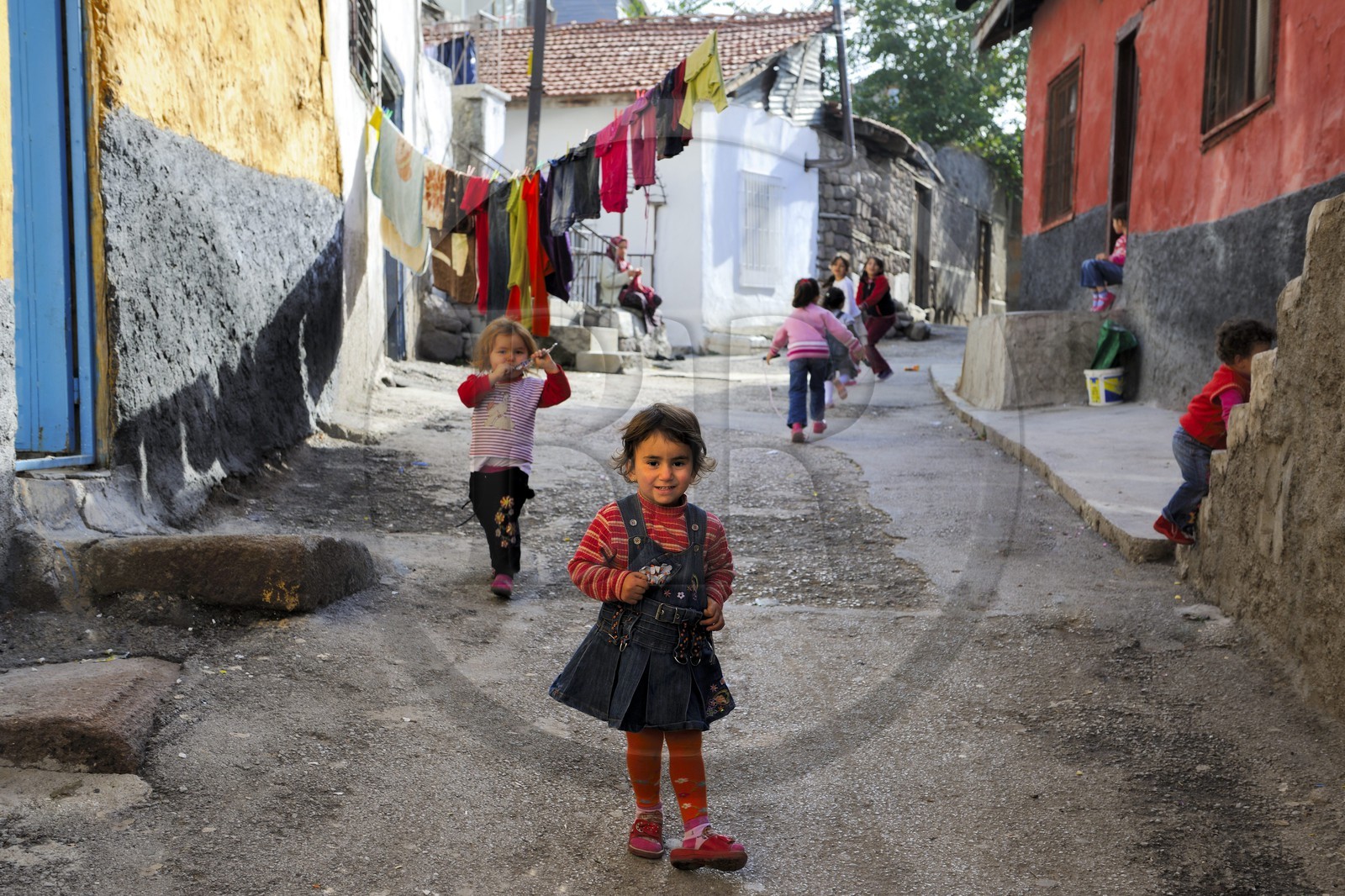 Turquie, Anatolie centrale, Ankara, enfants jouant dans les ruelles de la citadelle dans la vieille ville