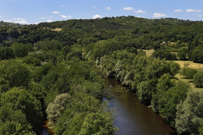 France, Dordogne (24), Périgord Noir, vallée de la Vézère à Peyzac-le-Moustier, kayak sur la rivière Vézère (vue aérienne)