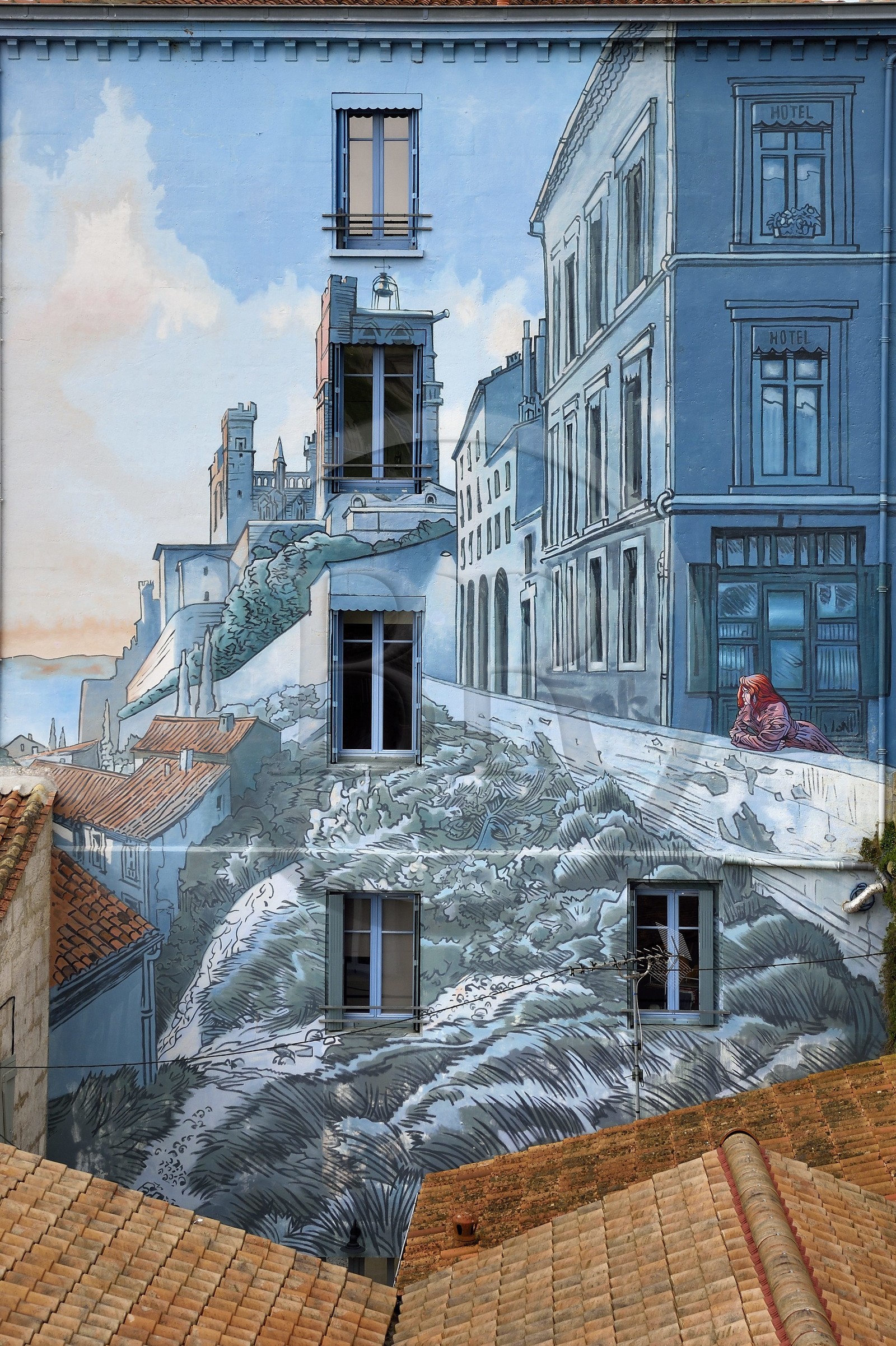 France, Charente (16), Angoulême, Boulevard Pasteur dans le centre historique, La fille des Remparts, mur peint d'après un dessin original de Max Cabanes et réalisé par la Cité de la création en 2004