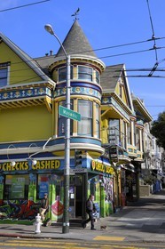 Etats-Unis, Californie, San Francisco, quartier anciennement hippie de Haight Ashburry, angle de Masonic et Haight street