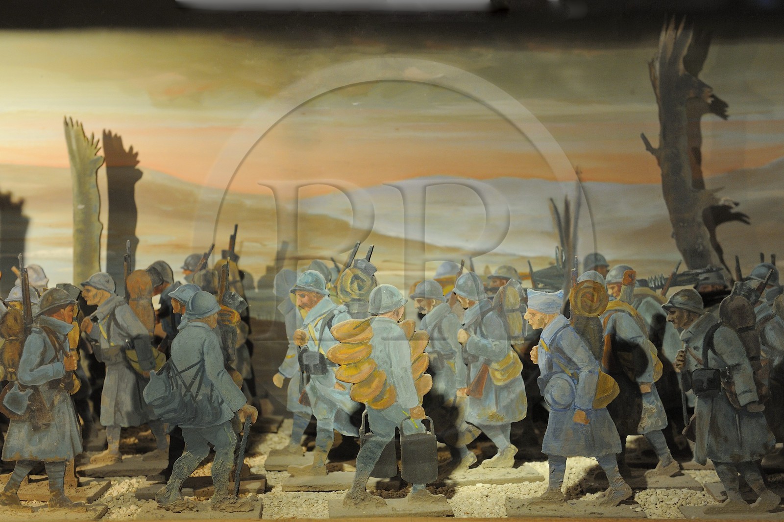 France, Meuse (55), région de Verdun, Fleury-devant-Douaumont, Mémorial de Verdun construit sur le site de la gare du village détruit, reconstitution du champ de bataille