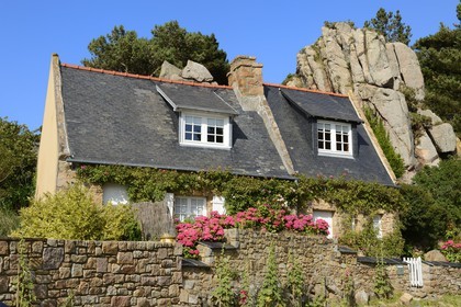 France, Côtes-d'Armor (22), Côte d'Ajoncs, Penvénan, maison à Buguélès