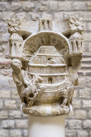 France, Paris (75), Musée de Cluny - Musée national du Moyen-Age, chapiteau du cloitre de l'abbaye de Sant Pere de Rodes (Catalogne), fin du XIIe siècle, l'Arche de Noé