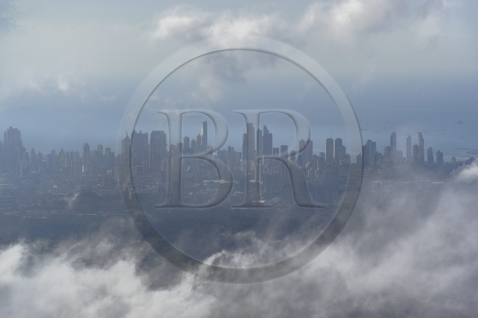 Panama, les gratte-ciels de Panama City (vue aérienne)