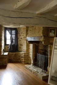 France, Côtes-d'Armor (22), Guingamp, pâtisserie Pasquiet, une des maisons à colombage de la Place du Centre