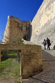 France, Corse-du-Sud (2A), Bonifacio, Ville Haute, accès à la citadelle par la montée Saint Roch et la Porte de Gênes