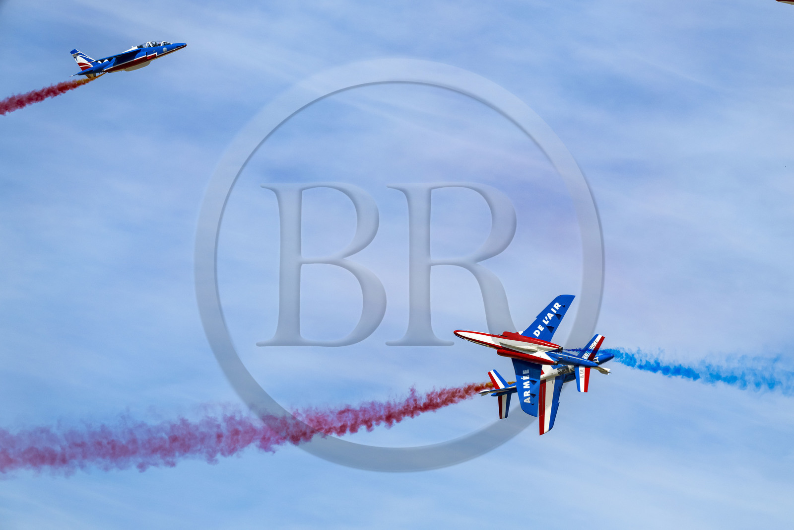 France, Bouches-du-Rhône (13), Salon-de-Provence, base aerienne 701, base de la Patrouille de France (PAF pour Patrouille acrobatique de France) de l'Armée de l'air et de l'espace française, démonstrations aériennes des avions Alphajet à l'occasion de la cérémonie d’échange des Gardes, figure de croisement