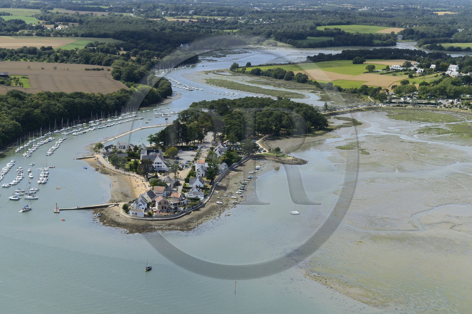 France, Morbihan (56), Golfe du Morbihan, Vannes, presqu'île et quartier de Conleau (vue aérienne)