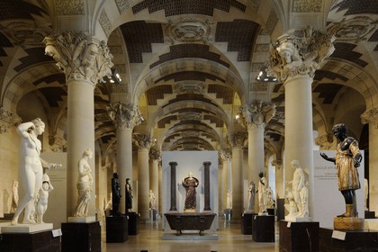 France, Paris (75), Musée du Louvre, salle du Manège présentant des oeuvres antiques