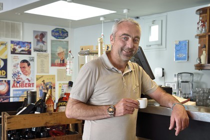 France, Bouches-du-Rhône (13), Marseille, quartier d'Endoume, le Vallon des Auffes, Alexandre Pinna patron des restaurants Chez Fonfon et Chez Jeannot