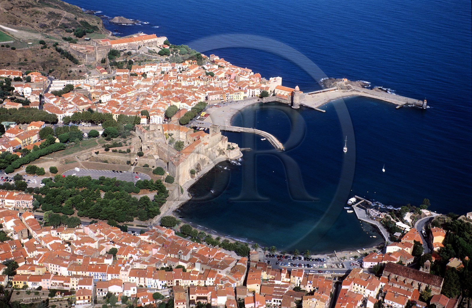France, Pyrénées-Orientales (66), Collioure sur la côte Vermeille (vue aérienne)