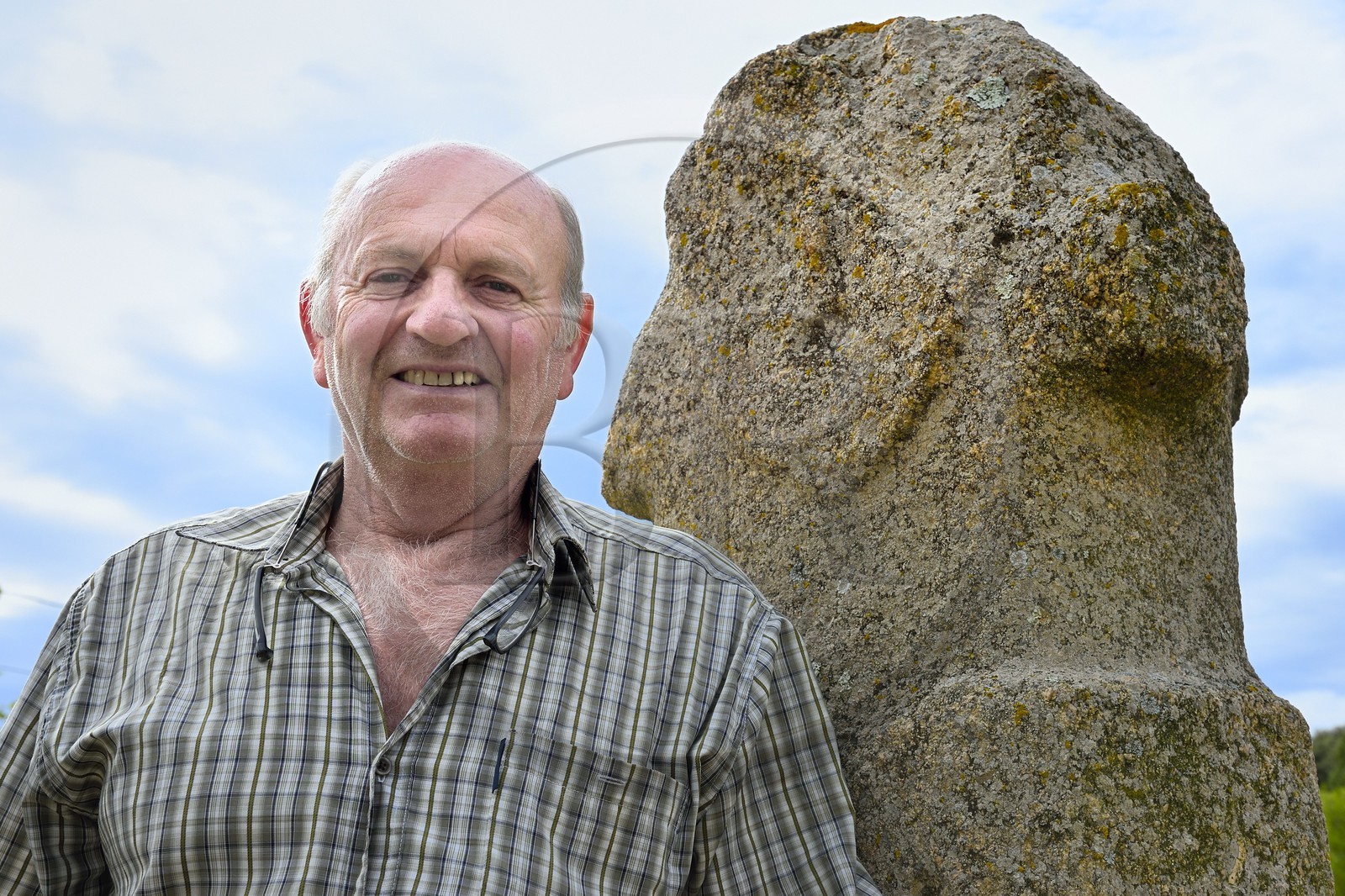 France, Corse-du-Sud (2A), Cargèse, Antoine Amedei inventeur du menhir sculpté d'U Scumunicatu, pierre dressée datée approximativement 2500 avant Jésus-Christ