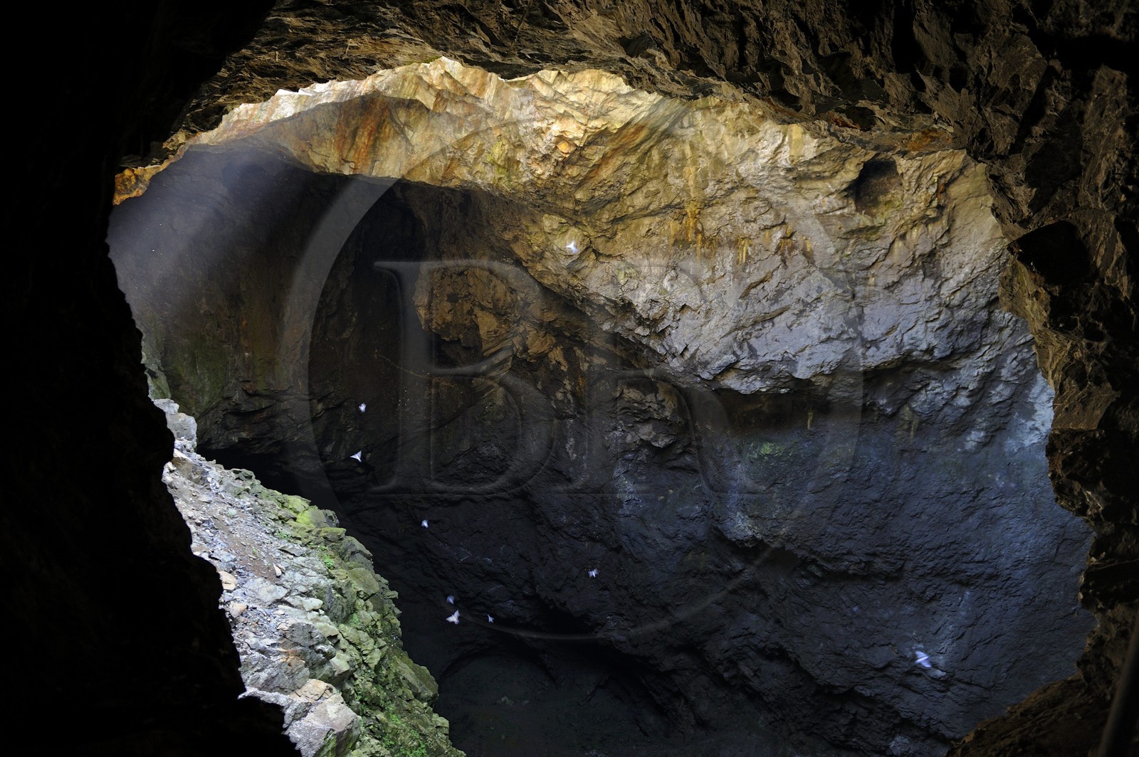Italie, Toscane, l’Ile d’Elbe, Capoliveri, l'ancienne mine de fer de la société Calamita, grotte formée à la suite d'un effondrement