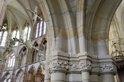 France, Marne (51), village de Saint-Amand-sur-Fion, église Saint-Amand, frise évoquant la vie du village, ici la vigne et ses prédateurs