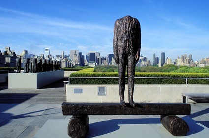 Etats-Unis, New York, Manhattan, Metropolitan Museum of Art exposition de sculptures sur la terrasse dominant Central Park