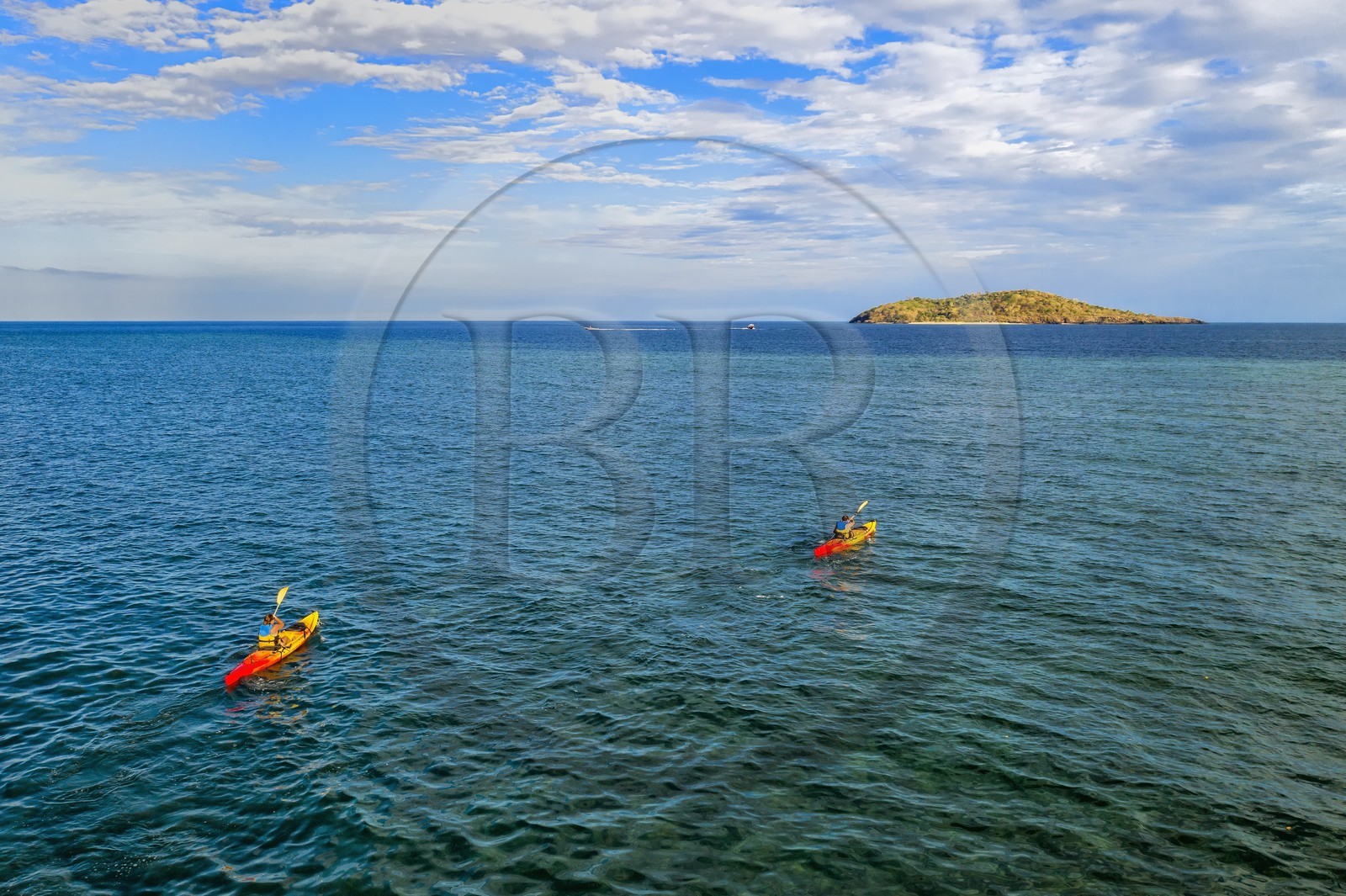 France, Ile de Mayotte, Grande-Terre, Nyambadao, kayak en bordure de la plage de Sakouli et ilot de Bandrélé en arrière plan (vue aérienne)
